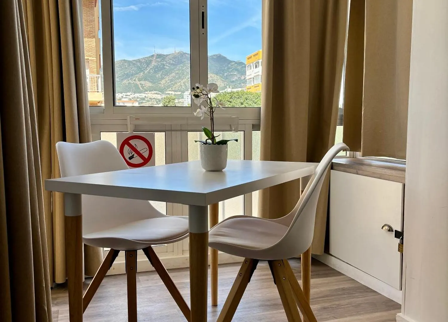 Ar Apartments - Central And Modern Apartment In Бенальмадена 0*,  Испания